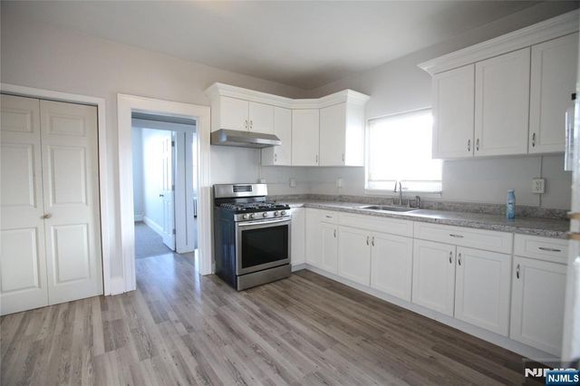 210 Day Avenue, Cliffside Park, NJ 07010