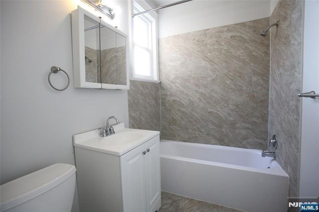 210 Day Avenue, Cliffside Park, NJ 07010