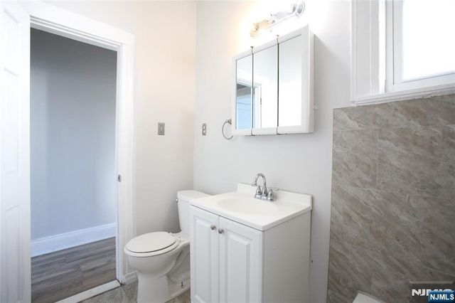 210 Day Avenue, Cliffside Park, NJ 07010