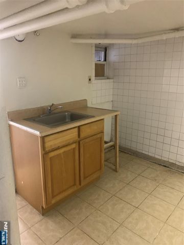 210 Day Avenue, Cliffside Park, NJ 07010