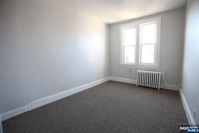 210 Day Avenue, Cliffside Park, NJ 07010