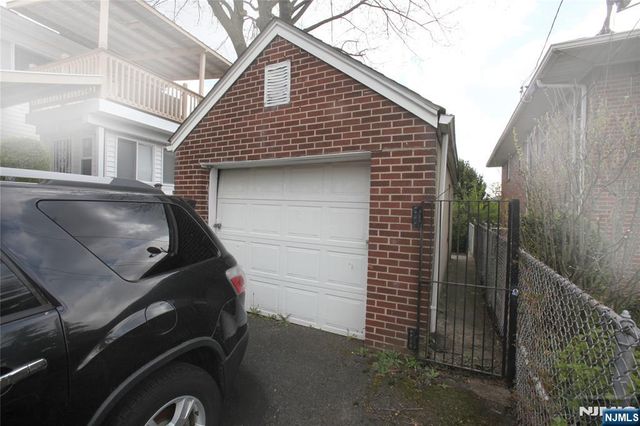 210 Day Avenue, Cliffside Park, NJ 07010