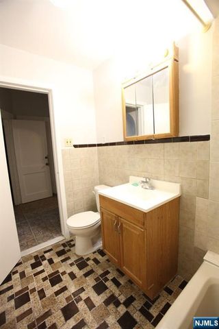 210 Day Avenue, Cliffside Park, NJ 07010