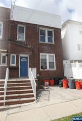210 Day Avenue, Cliffside Park, NJ 07010
