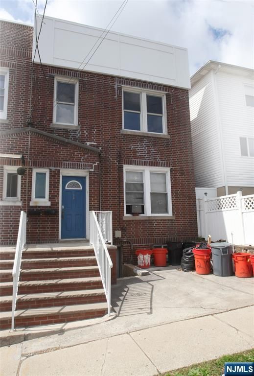 210 Day Avenue, Cliffside Park, NJ 07010