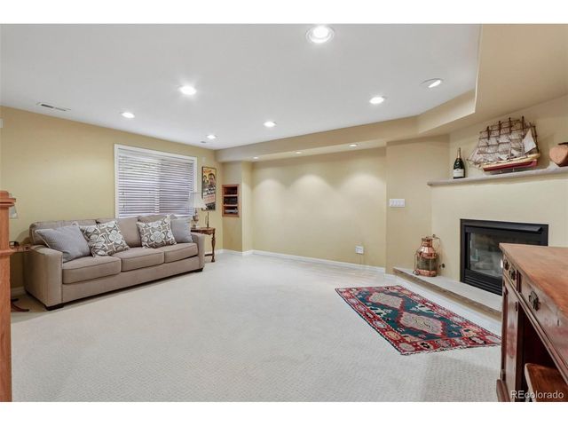 7154 Burgundy Dr, Niwot, CO 80503