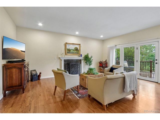 7154 Burgundy Dr, Niwot, CO 80503