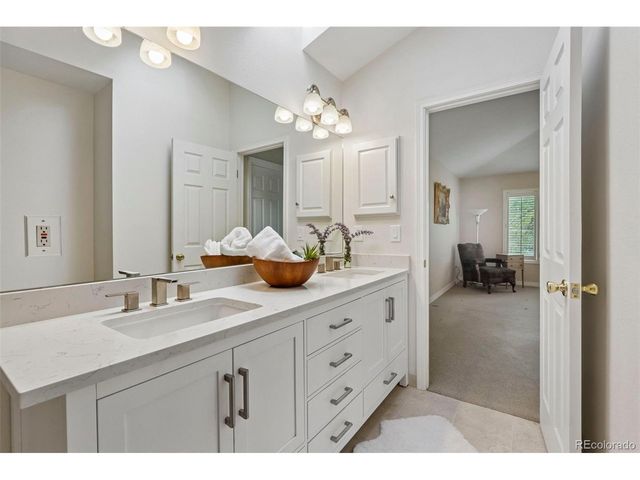 7154 Burgundy Dr, Niwot, CO 80503