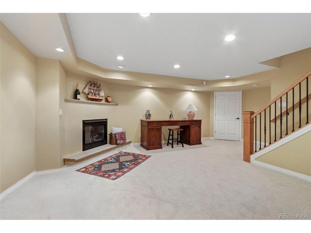 7154 Burgundy Dr, Niwot, CO 80503