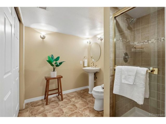 7154 Burgundy Dr, Niwot, CO 80503