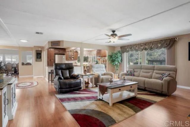 8975 Lawrence Welk 284, Escondido, CA 92026