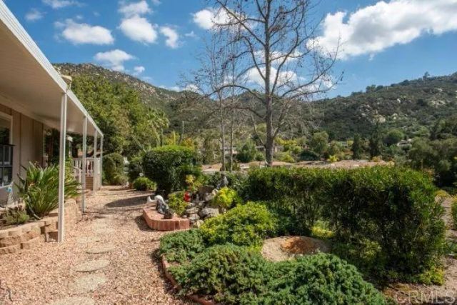 8975 Lawrence Welk 284, Escondido, CA 92026