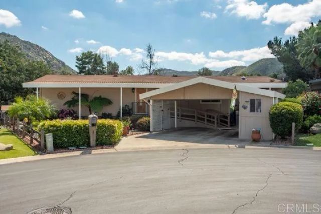 8975 Lawrence Welk 284, Escondido, CA 92026