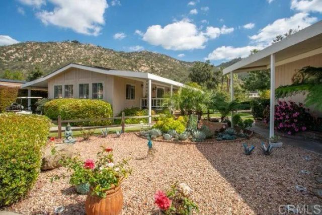 8975 Lawrence Welk 284, Escondido, CA 92026