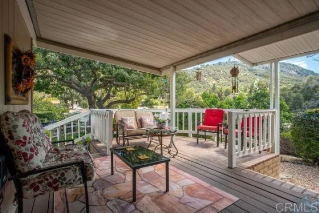 8975 Lawrence Welk 284, Escondido, CA 92026