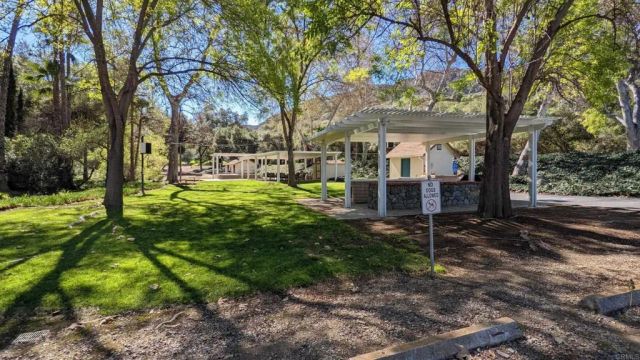 8975 Lawrence Welk 284, Escondido, CA 92026