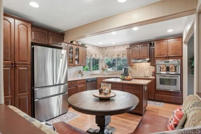 8975 Lawrence Welk 284, Escondido, CA 92026