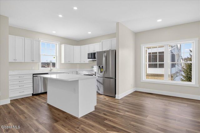 3 Elena Court, Halfmoon, NY 12118