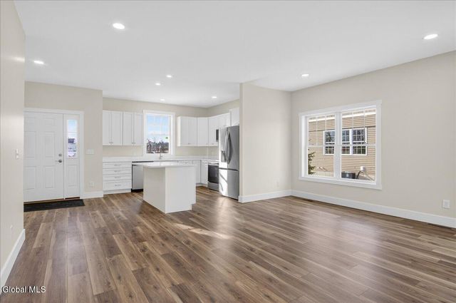 3 Elena Court, Halfmoon, NY 12118