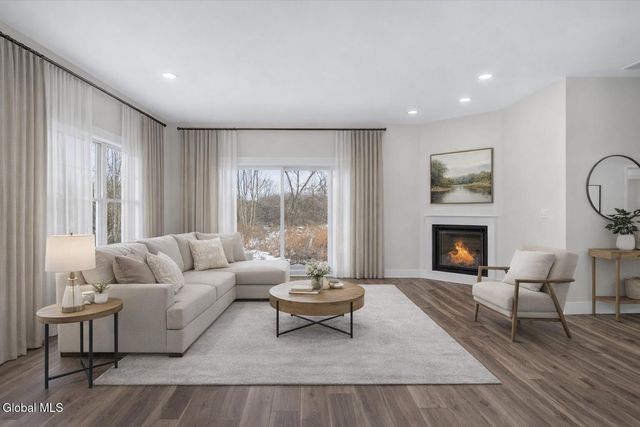 3 Elena Court, Halfmoon, NY 12118