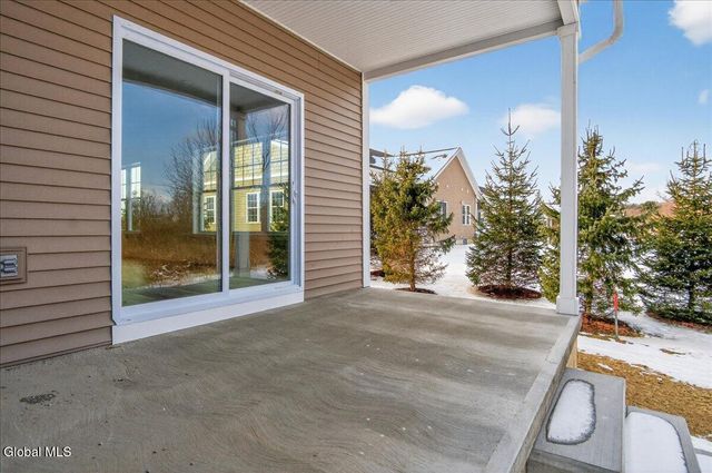 3 Elena Court, Halfmoon, NY 12118