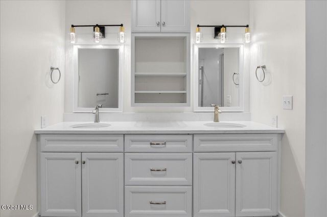 3 Elena Court, Halfmoon, NY 12118