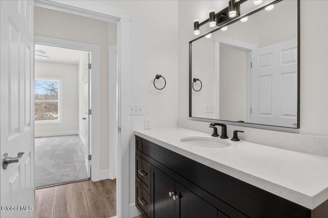 3 Elena Court, Halfmoon, NY 12118