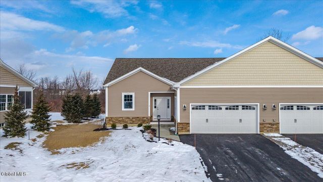 3 Elena Court, Halfmoon, NY 12118