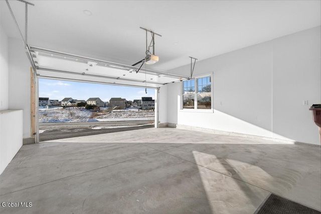 3 Elena Court, Halfmoon, NY 12118