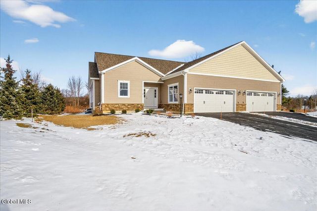 3 Elena Court, Halfmoon, NY 12118