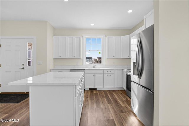 3 Elena Court, Halfmoon, NY 12118