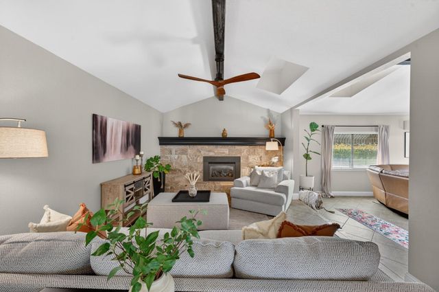 8570 Gunner Way, Fair Oaks, CA 95628