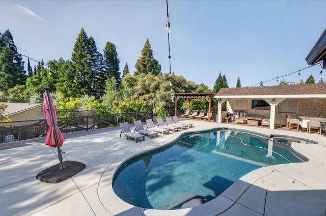 8570 Gunner Way, Fair Oaks, CA 95628