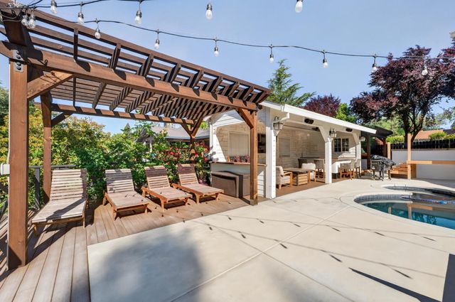 8570 Gunner Way, Fair Oaks, CA 95628