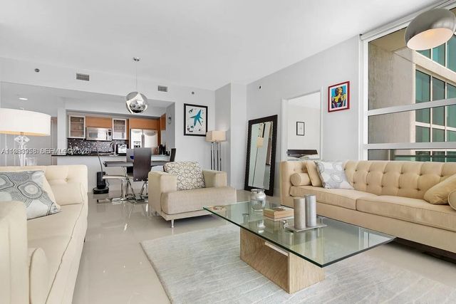 950 Brickell Bay Dr 3710, Miami, FL 33131