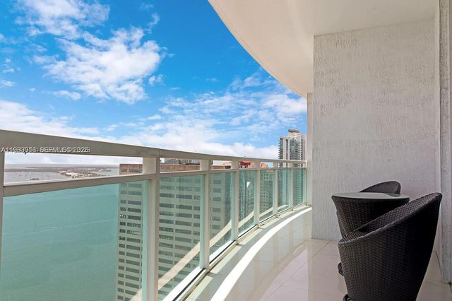 950 Brickell Bay Dr 3710, Miami, FL 33131