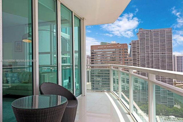 950 Brickell Bay Dr 3710, Miami, FL 33131