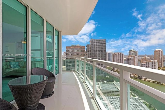 950 Brickell Bay Dr 3710, Miami, FL 33131