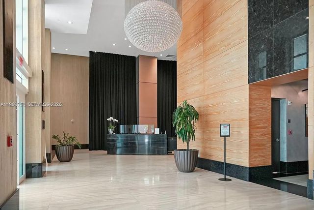 950 Brickell Bay Dr 3710, Miami, FL 33131