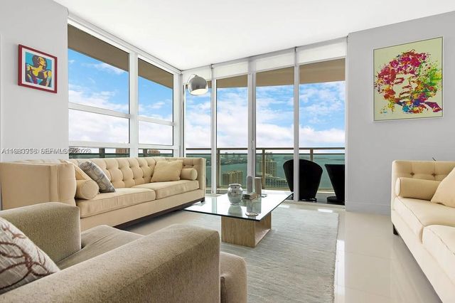 950 Brickell Bay Dr 3710, Miami, FL 33131