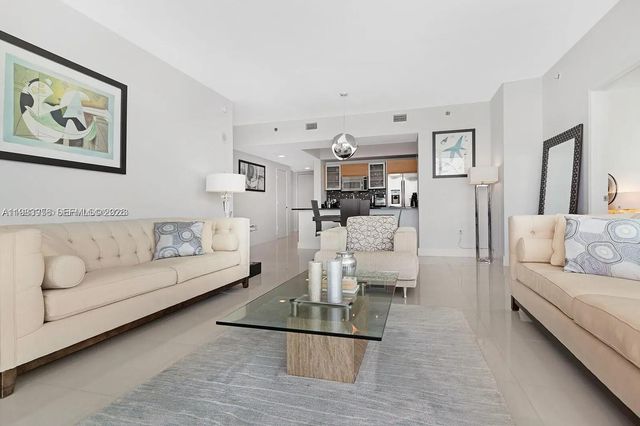 950 Brickell Bay Dr 3710, Miami, FL 33131