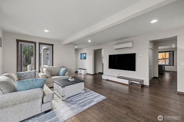 18320 3rd Drive SE, Bothell, WA 98012