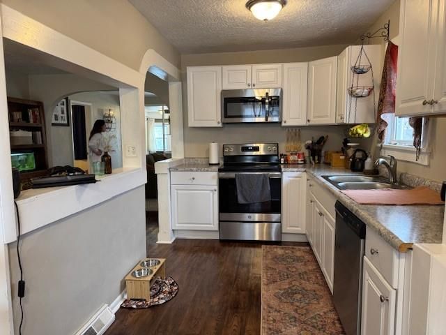 11100 E 11th Street S, Independence, MO 64054