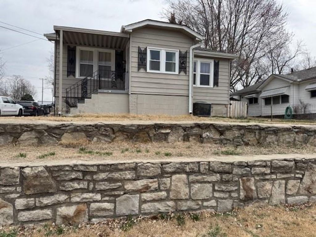 11100 E 11th Street S, Independence, MO 64054