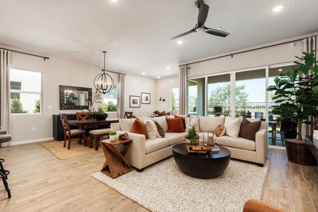 675 Solar Lane, Clovis, CA 93619