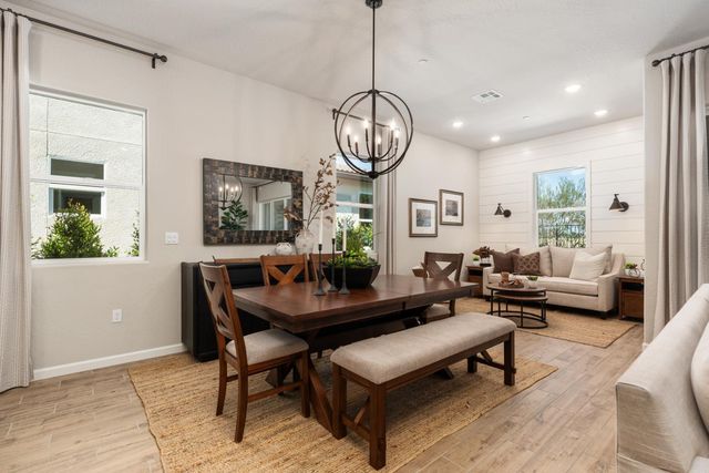 675 Solar Lane, Clovis, CA 93619