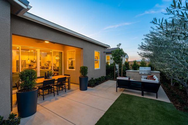 675 Solar Lane, Clovis, CA 93619