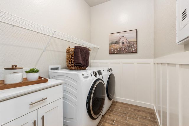 675 Solar Lane, Clovis, CA 93619