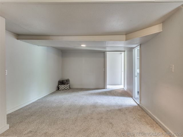 1028 Valley Drive, Sand Springs, OK 74063