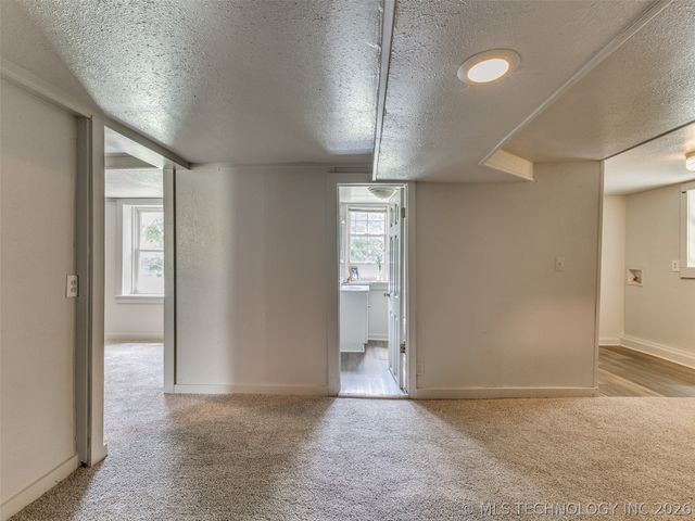 1028 Valley Drive, Sand Springs, OK 74063